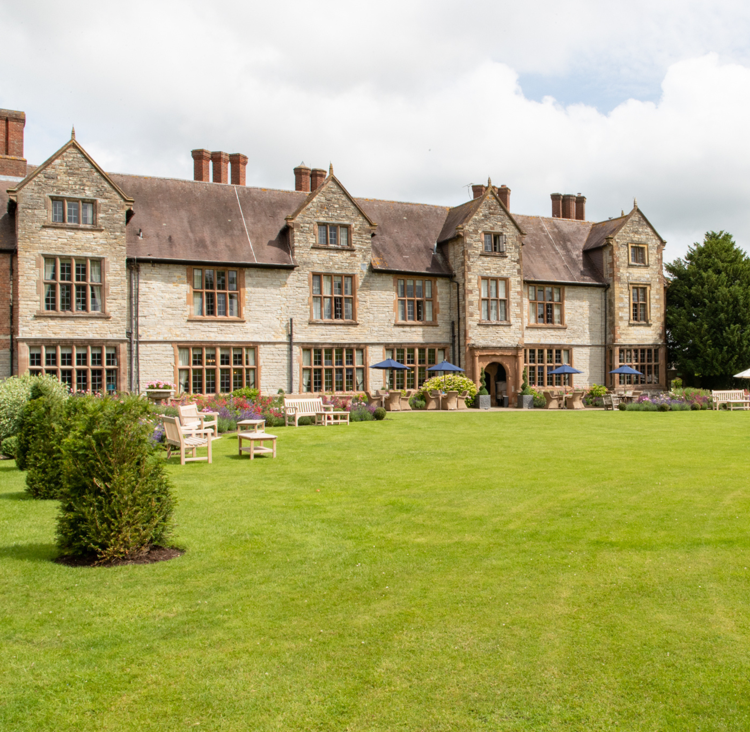 Hotel Careers Explore Billesley Manor Grounds